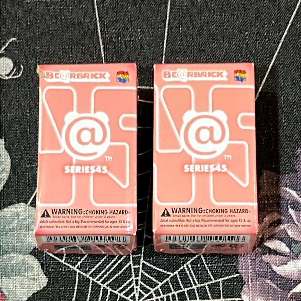 2 BOX LOT SEALED MEDICOM TOY BEARBRICK BE@RBRICK SERIES 45 S45 100%